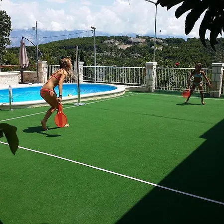 Gustirna Hébergement de vacances *