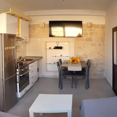 Gustirna Semesterbostad Selca (Brac)