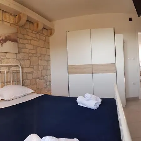 Vakantiehuis Gustirna *
