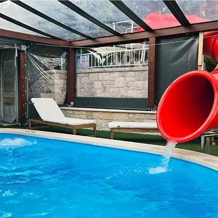 Holiday Gustirna بيت للعطل *