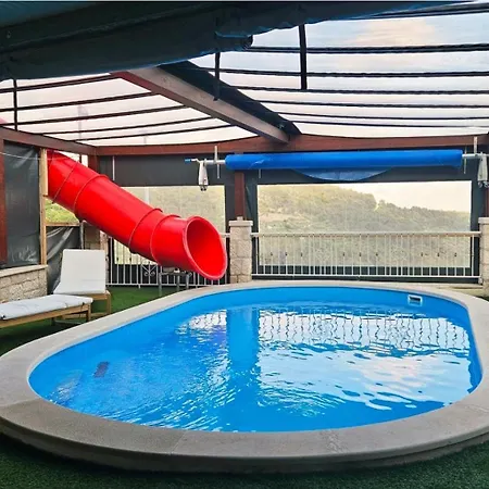 بيت للعطل Holiday Gustirna Selca (Brac)