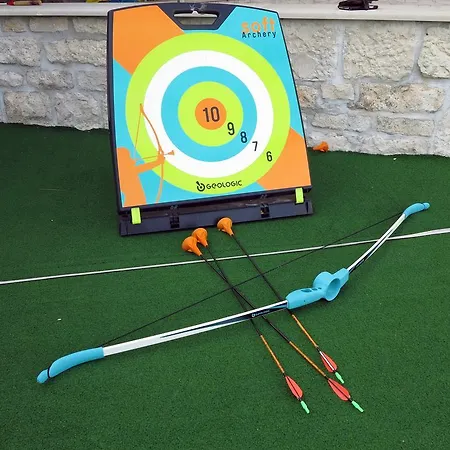 Holiday Gustirna بيت للعطل *